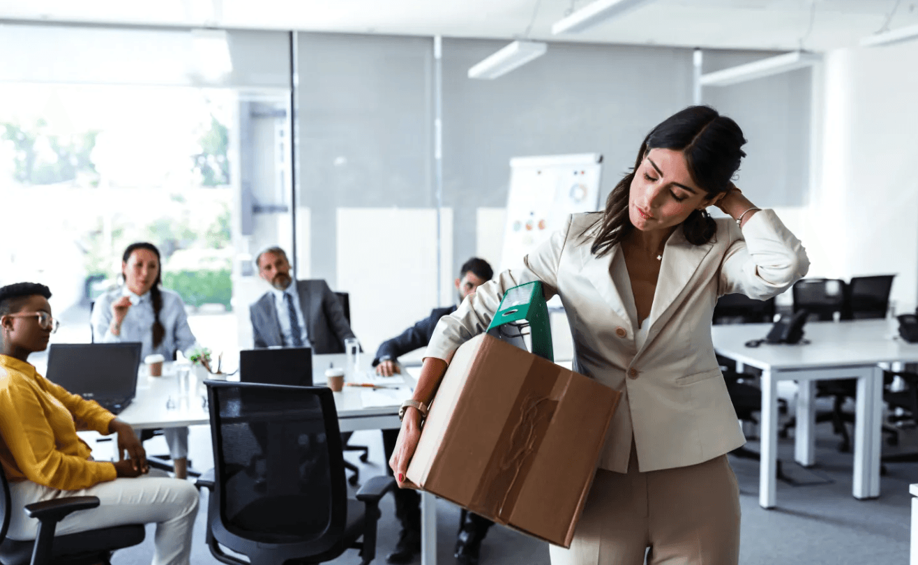 No quiet quitting! Make every employee’s last day truly lit